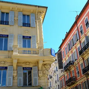 Le Seize, Centre Hotel